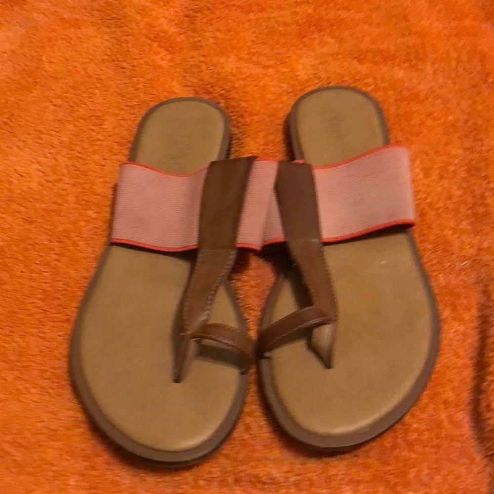 Kenneth Kole Reaction sandals